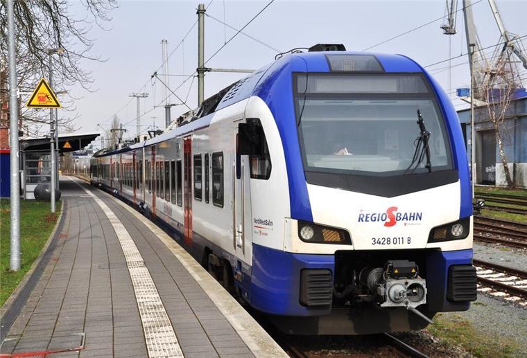 Bahnreisende aufgepasst! Zwischen Bremerhaven und Bremen fallen zahlreiche Züge aus Bauarbeiten: Vom 21. bis 26. September Schienenersatzverkehr auf der RS 2 zwischen Bremerhaven und Bremen Hbf.