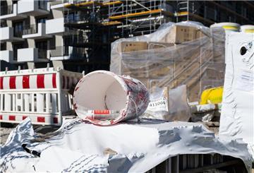 Baumaterial an der Baustelle eines Neubaus in München. Vor allem mineralische Baustoffe wie Zement oder Bausand sind noch mal deutlich teurer geworden.