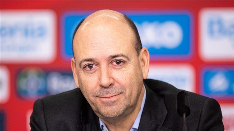 Bayer-Boss Fernando Carro kritisiert Max Eberl.