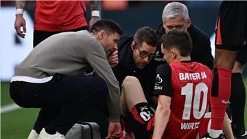 Bayer Leverkusens Mittelfeldstar Florian Wirtz hat sich im Bundesligaspiel gegen Werder Bremen verletzt.