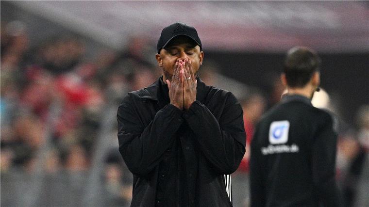 Bayern-Coach Vincent Kompany darf sich am Ende über einen klaren Sieg freuen.