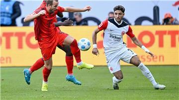 Bayern-Stürmer Kane musste beim 3:3 in Frankfurt angeschlagen ausgewechselt werden.