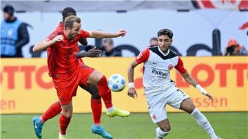 Bayern-Stürmer Kane musste beim 3:3 in Frankfurt angeschlagen ausgewechselt werden.