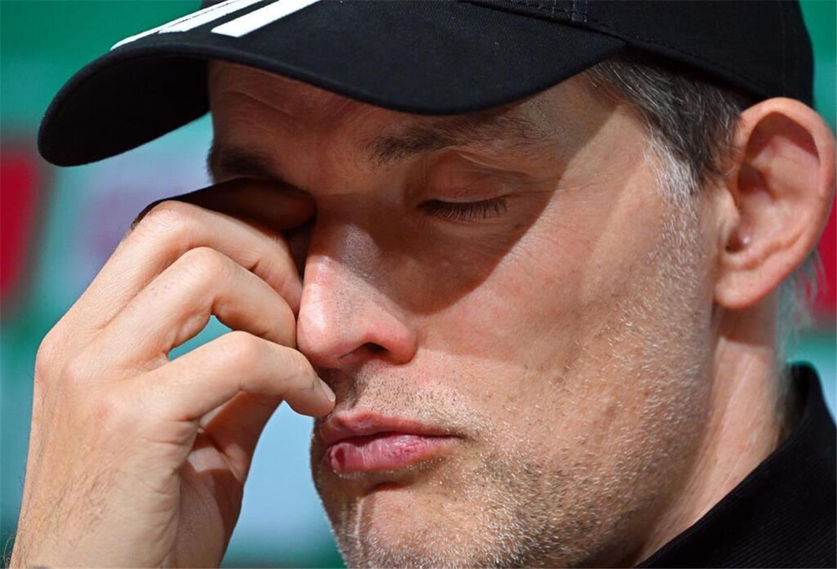 Bayern-Trainer Thomas Tuchel kann es noch nicht fassen: Sein Klub ist raus aus dem Pokal.