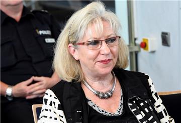 Beate Gissel-Baden hatte mehrfach gegen das Briefgeheimnis verstoßen und Post ihrer Mitarbeiter geöffnet. Dafür muss sie jetzt 4000 Euro Strafe zahlen.