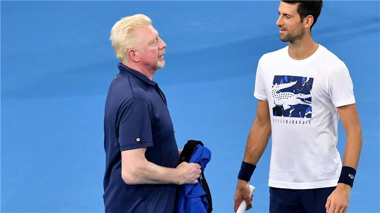 Becker über Djokovic: „Zu viele Nebenkriegsschauplätze“ Becker (l) war einst Trainer von Djokovic. (Archivbild)