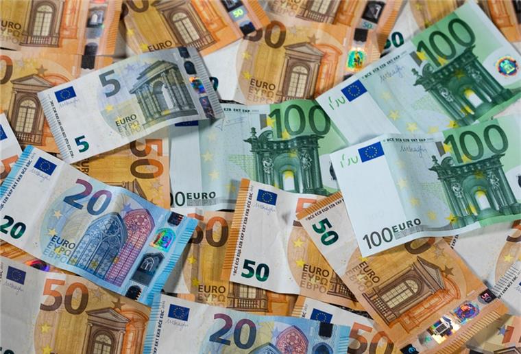 Unternehmen: Es klemmt bei Soforthilfen wegen Corona Bei 70 Prozent der Unternehmen im Bereich der Handelskammer Bremen kommen die Sofort- und Überbrückungshilfen des Staates zur Bewältigung der Corona-Folgen nicht rechtzeitig an.