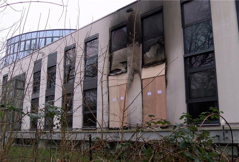 Brandanschlag auf OHB: Polizei prüft Bekennerschreiben Bei dem Brandanschlag auf den Bremer Raumfahrtkonzern OHB etnstand erheblicher Sachschaden.