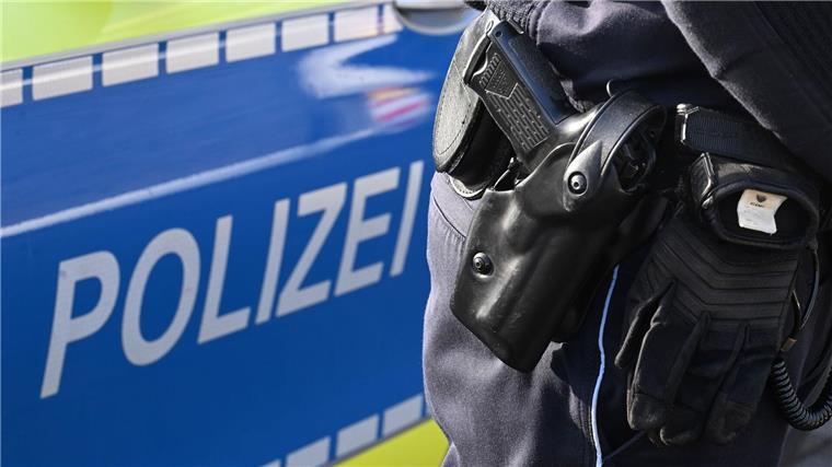 Polizei nimmt nach Fenstersturz einer Frau 40-Jährigen fest Bei dem Festgenommenen handelt es sich um eine Person aus dem nahen Umfeld des33 Jahre alten Opfers. (Symbolfoto)