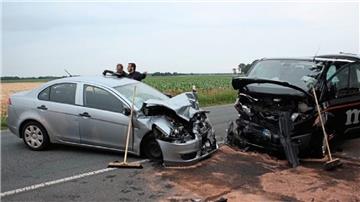 Bei dem fürchterlichen Unfall im Kreis Emsland wurden vier Personen schwer verletzt. 
