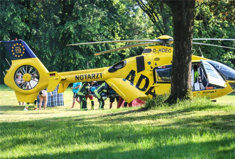 Jede Rettung kam zu spät: 20-jähriger Osterholzer stirbt bei Unfall auf B74 Bei dem schweren Unfall im Kreis Osterholz am Sonntagmorgen kam auch ein Rettungshubschrauber zum Einsatz. (Symbolbild)