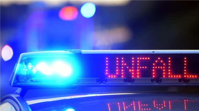 Unfall mit drei Verletzten auf A30 - Vollsperrung aufgehoben Bei dem Unfall auf der A30 wurden drei Menschen schwer verletzt. (Symbolbild)