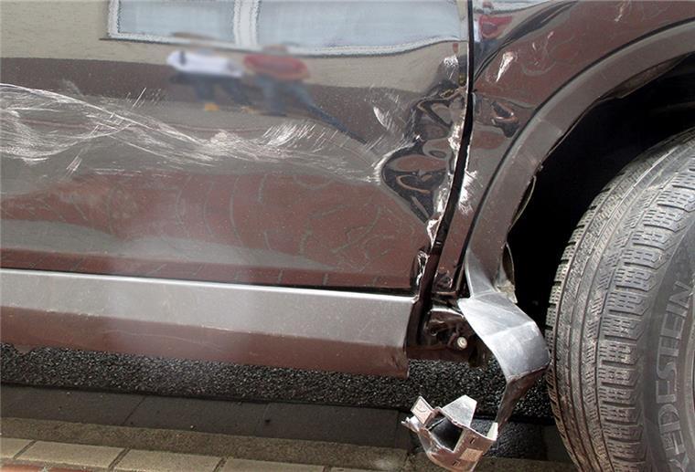 Kind (6) bei Unfall in Geestemünde verletzt Bei dem Unfall entstand erheblicher Sachschaden, den die Polizei auf 30.000 Euro schätzt.