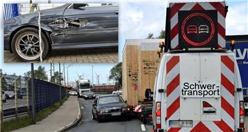 Bei dem Unfall im Überseehafen von Bremerhaven entstand an einem BMW Totalschaden.