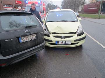 Bei dem Unfall in der Hans-Böckler-Straße wurde eine Seniorin verletzt. 