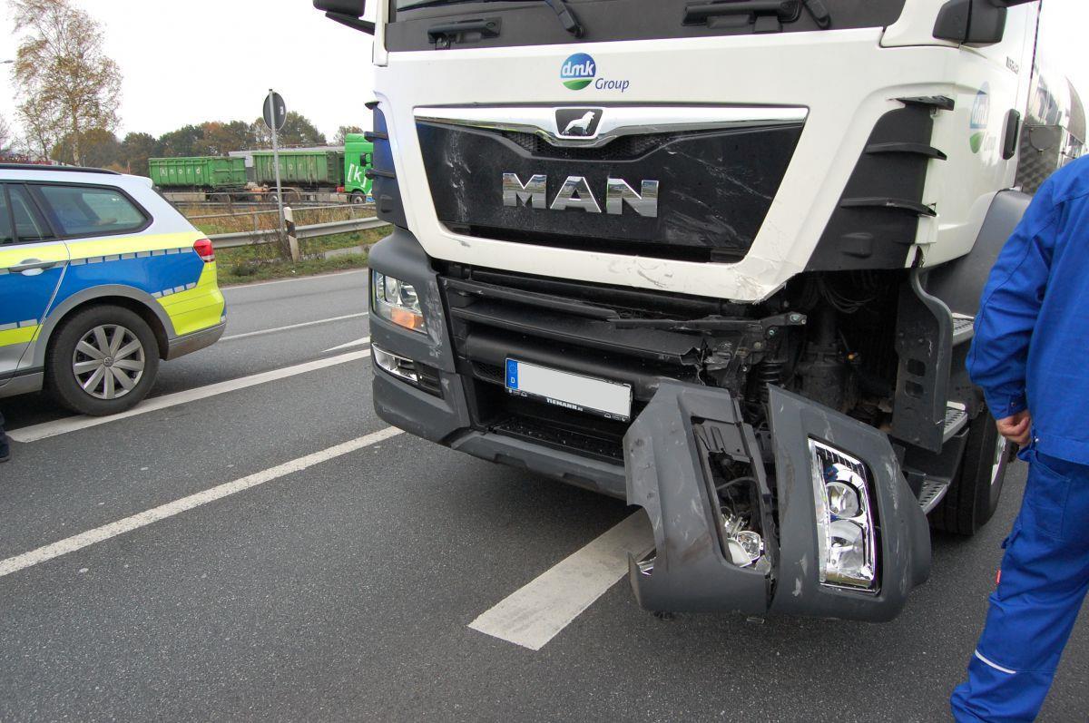 Bei dem Unfall wurde auch der Milchsammelwagen erheblich beschädigt. 