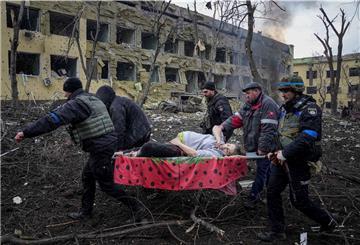 Bei den russischen Angriffen auf Städte in der Ukraine werden viele Menschen schwer verletzt.