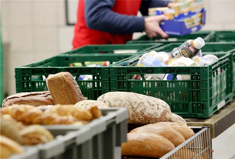 Tafeln in Deutschland leiden unter Hamsterkäufen Bei den Tafeln kommen deutschlandweit im Moment weniger Lebensmittel an.