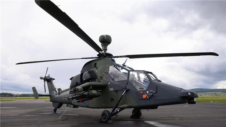 Nachtflüge bei Übung mit Kampfhubschraubern geplant Bei den Übungen werden Kampfhubschrauber nachts im Tiefflug unterwegs sein. (Archivbild)