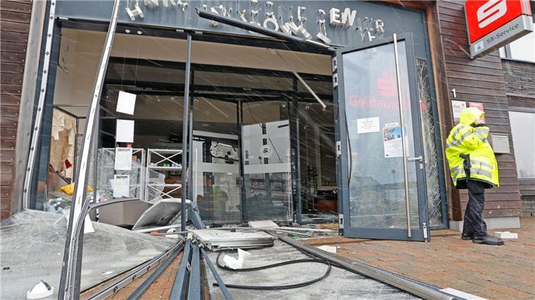 Zahl der gesprengten Geldautomaten sinkt Bei der Sprengung von Geldautomaten richten Täter oft einen hohen Schaden an. (Archivbild)