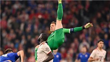 Bei dieser Rettungstat gegen Zagreb verletzte sich Manuel Neuer.