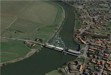 Bei Drakenburg ist ein Sportbootfahrer auf der Weser verunglückt.