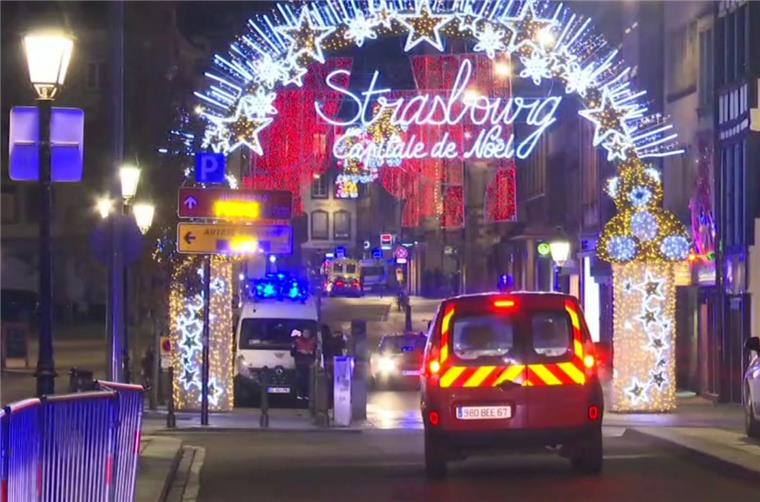 Frankreich: Schüsse auf Weihnachtsmarkt in Straßburg Bei einem Angriff in der Nähe des Straßburger Weihnachtsmarktes mit Toten und mehreren Verletzten geht die Polizei von einem terroristischen Hintergrund aus.