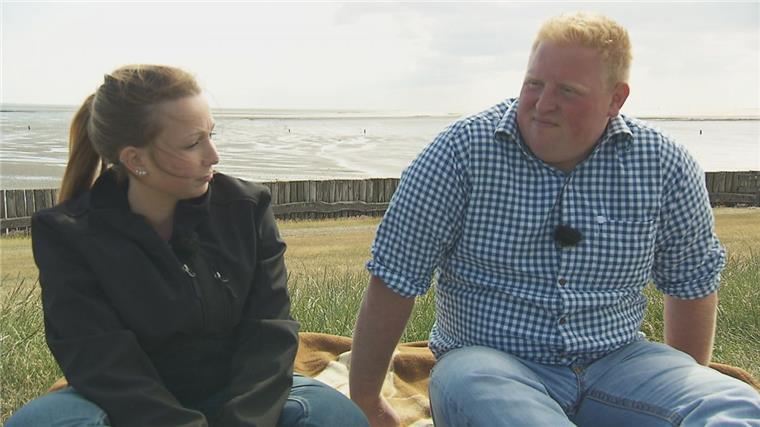 Bauer sucht Frau: Hat es zwischen Niels und Laura gefunkt? Bei einem Ausflug nach Neuwerk gesteht Laura Martina Niels, dass sie sich nicht mehr als eine Freundschaft mit ihm vorstellen kann.