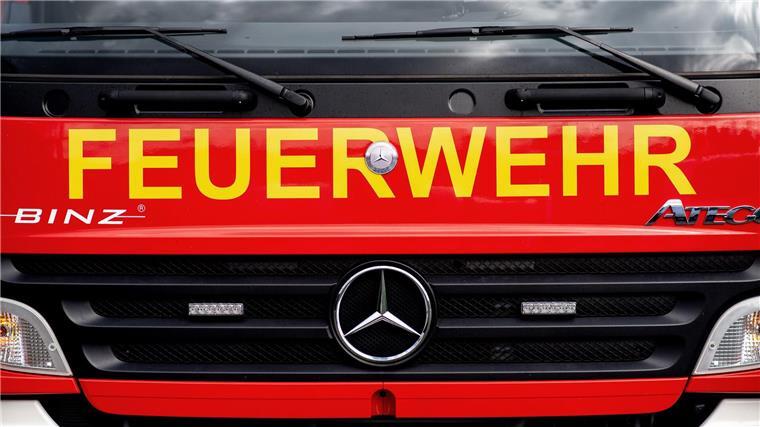 Feuer zerstört Scheune - rund 350. 000 Euro Schaden Bei einem Scheunenbrand im Landkreis Diepholz ist ein Schaden von rund 350.000 Euro entstanden. (Symbolbild)
