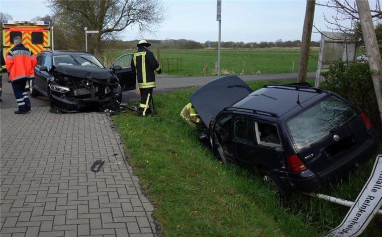 Bei einem schweren Unfall in Bremerhaven sind drei Personen am Karfreitag verletzt worden. 