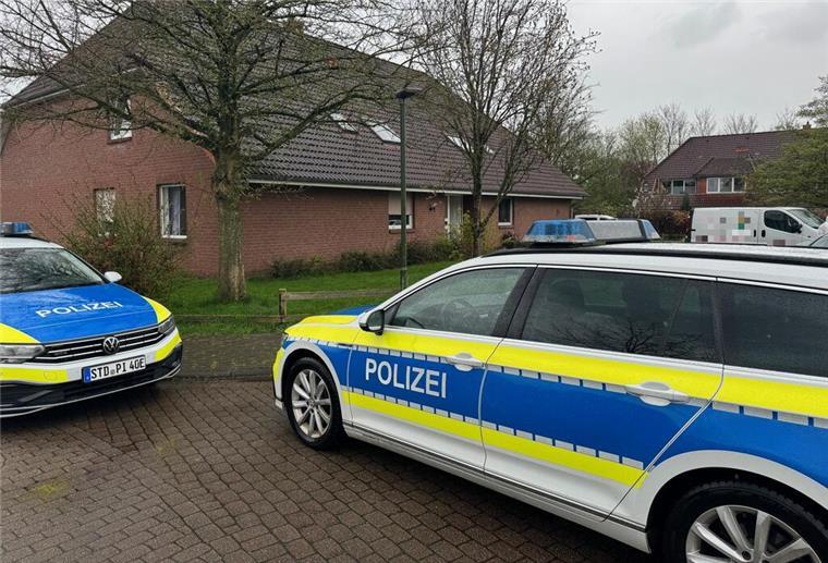 Streit eskaliert: Mann in Wohnung erstochen Bei einem Streit ist ein Mann tödlich verletzt worden.