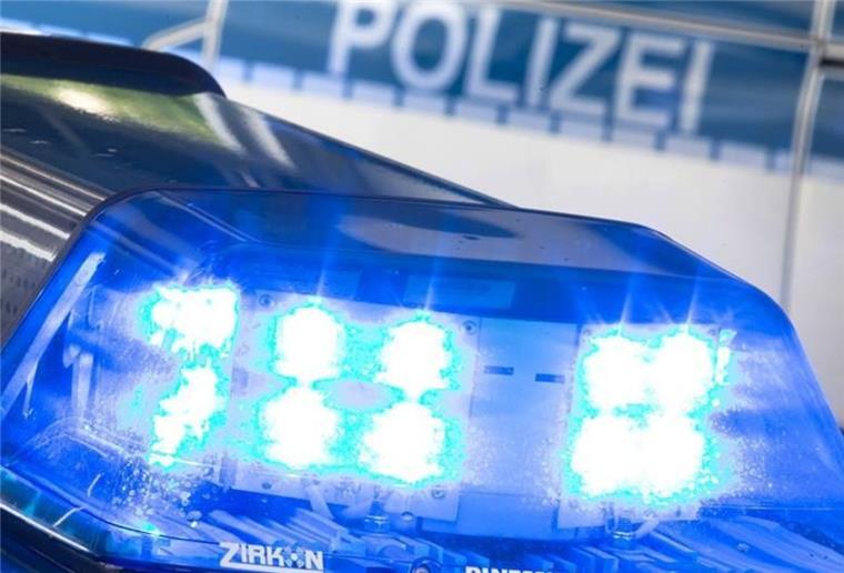 Bremer durch Messerstiche lebensgefährlich verletzt Bei einem Streit zwischen zwei Männern wurde einer von beiden lebensgefährlich verletzt.