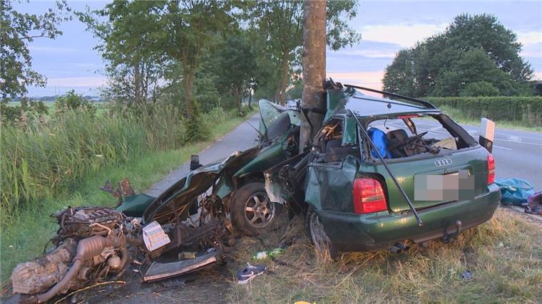 Brake: 20-Jährige stirbt bei Unfall auf der B212 Bei einem Unfall auf der B 212 ist eine 20-Jährige ums Leben gekommen.