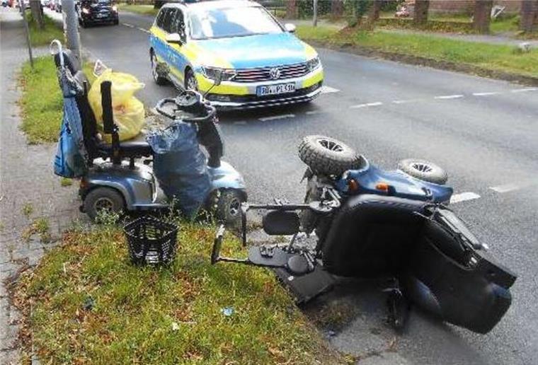 Frau fährt über Rot - Zwei Rollstuhlfahrer verletzt Unfall an der roten Ampel