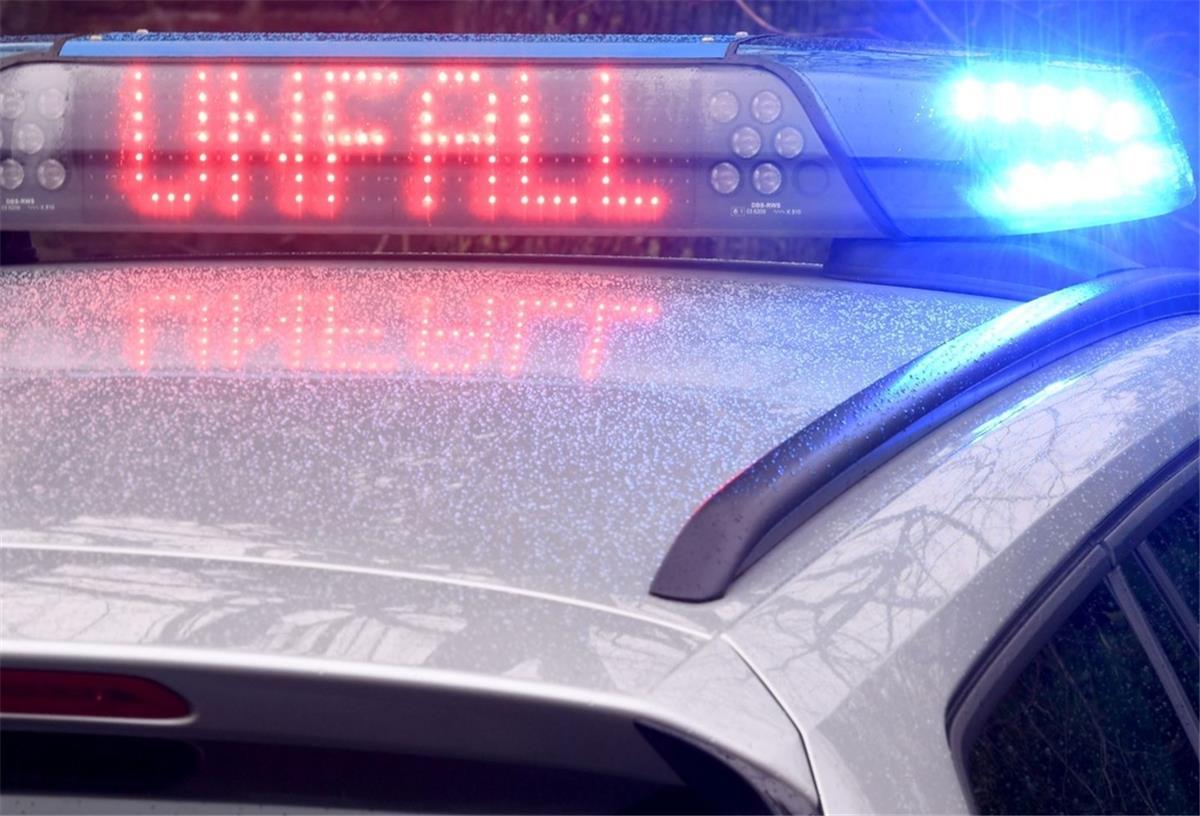 Bremen: Sechs Verletzte bei Unfall mit Linienbus Blaulicht Polizei