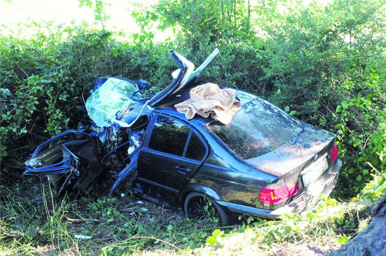 Bei einem Unfall zwischen Wanna und Krempel ist ein 24-Jähriger am Donnerstagnachmittag schwer verletzt worden.
