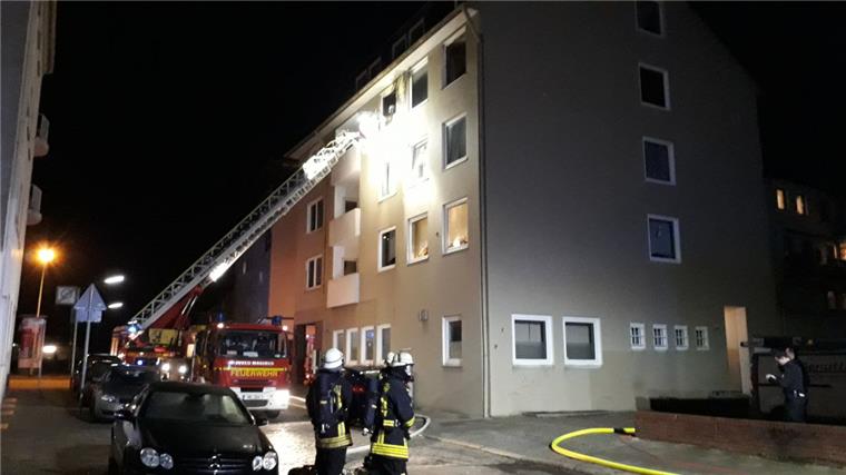 Nach Wohnungsbrand in Geestemünde: Leiche wird obduziert Bei einem Wohnungsbrand in der Schönianstraße ist eine Frau ums Leben gekommen.