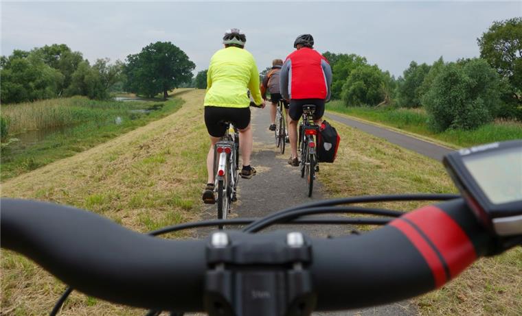 Bei einer Ausfahrt im Landkreis Harburg ist ein Radfahrer tödlich verunglückt.