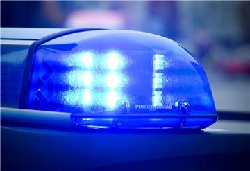 Bei einer Kontrolle auf der A29 ist ein Autofahrer betrunken aus seinem Wagen gefallen.