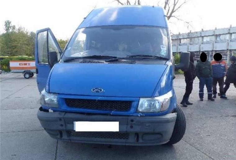Völlig überfüllt: 19 Personen im Kleintransporter auf der A27 unterwegs Bei einer Polizeikontrolle erwischten die Beamten auch einen völlig überfüllten Kleintransporter mit 19 Personen.