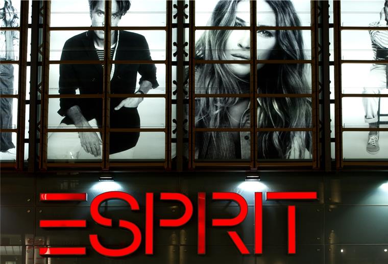 Esprit will rund 1100 Stellen in Deutschland abbauen Bei Esprit soll es einen Arbeitsplatzabbau geben.