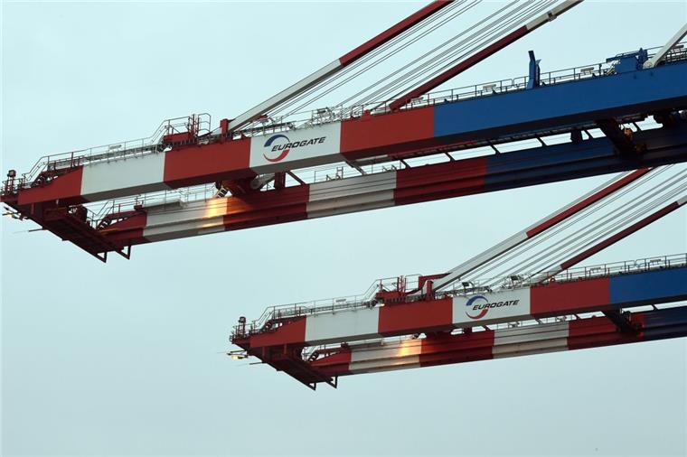 Hapag-Lloyd will Bremerhaven verlassen Bei Eurogate droht am Container-Terminal in Bremerhaven ein Umschlagsverlust.