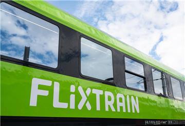 Ein Großraumwagen des Unternehmens Flixtrain.
