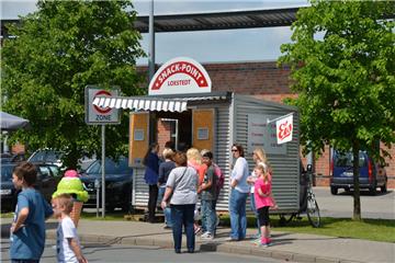 Bei frühsommerlichen Temperaturen lockte der Eisstand. Foto: Seelbach