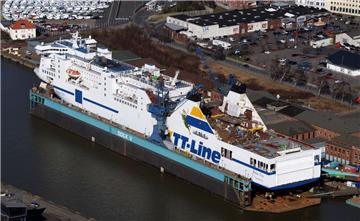 Bei German Dry Docks liegt die Ostseefähre "Peter Pan" zur Verlängerung des Rumpfes um 30 Meter im Dock.