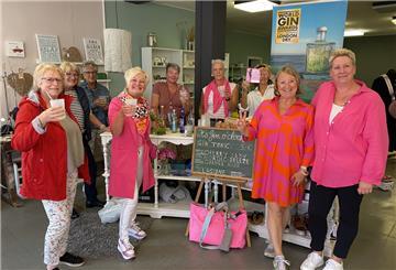 Bei Gin-Tasting und Shopping im Lille Hus an der Bahnhofstraße herrschte ausgelassene Stimmung während der Ladies-Night "Pink Friday".