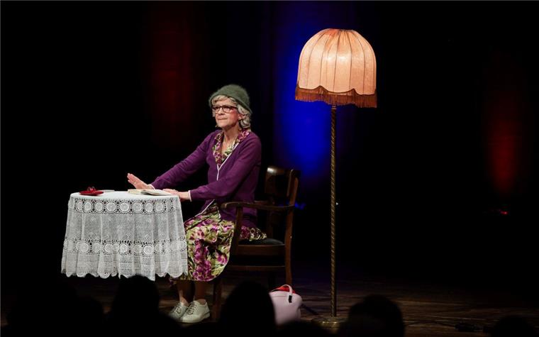Bei Lesungen wird Renate Bergmann von Schauspielerinnen verkörpert, seit Mitte 2015 von Anke Siefken.