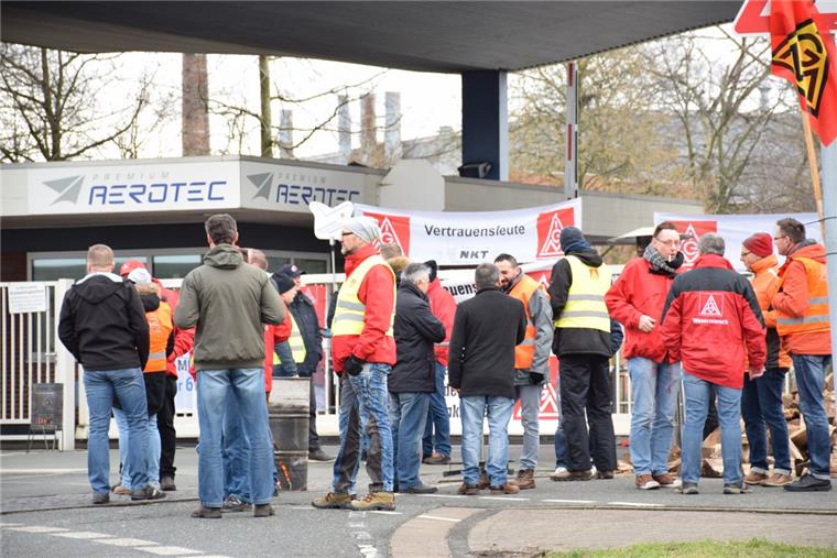 Thümler fordert Solidarität mit den Beschäftigten von Premium Aerotec Bei Premium Aerotec stehen die Zeichen auf Konflikt. Unser Archivbild zeigt eine Protestaktion in der Vergangenheit.