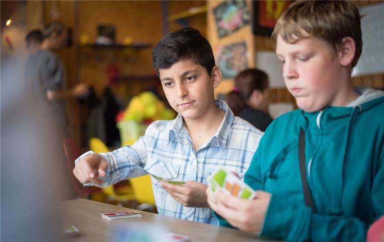Bremerhavener Verein unterstützt Kinder aus 13 Nationen Bei Rückenwind lernen Kinder aus Lehe kostenlos miteinander und voneinander. Der Verein feiert am Donnerstag seinen 15. Geburtstag.