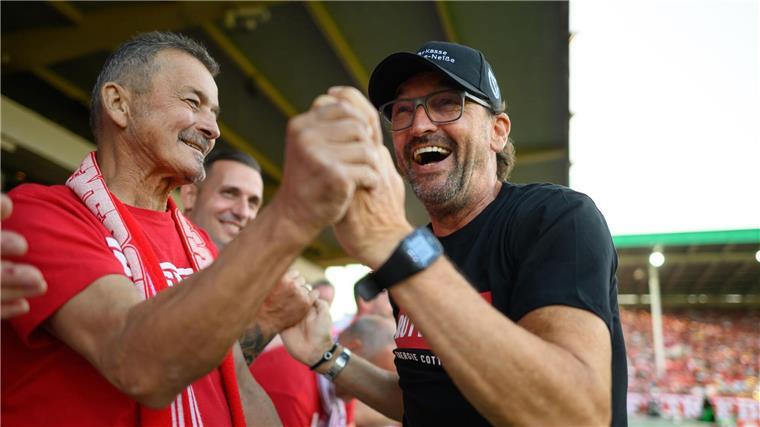 Osnabrück verliert 2:5 gegen Cottbus Bei seiner Rückkehr nach Osnabrück feiert Claus-Dieter Wollitz mit Cottbus einen Sieg.